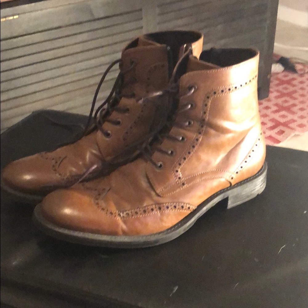 Men’s fashion boots. Size 10